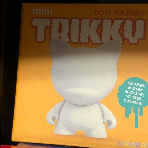 Kidrobot DIY figures all NIB RARE glow in the darkk Munny - Picture 5 of 10